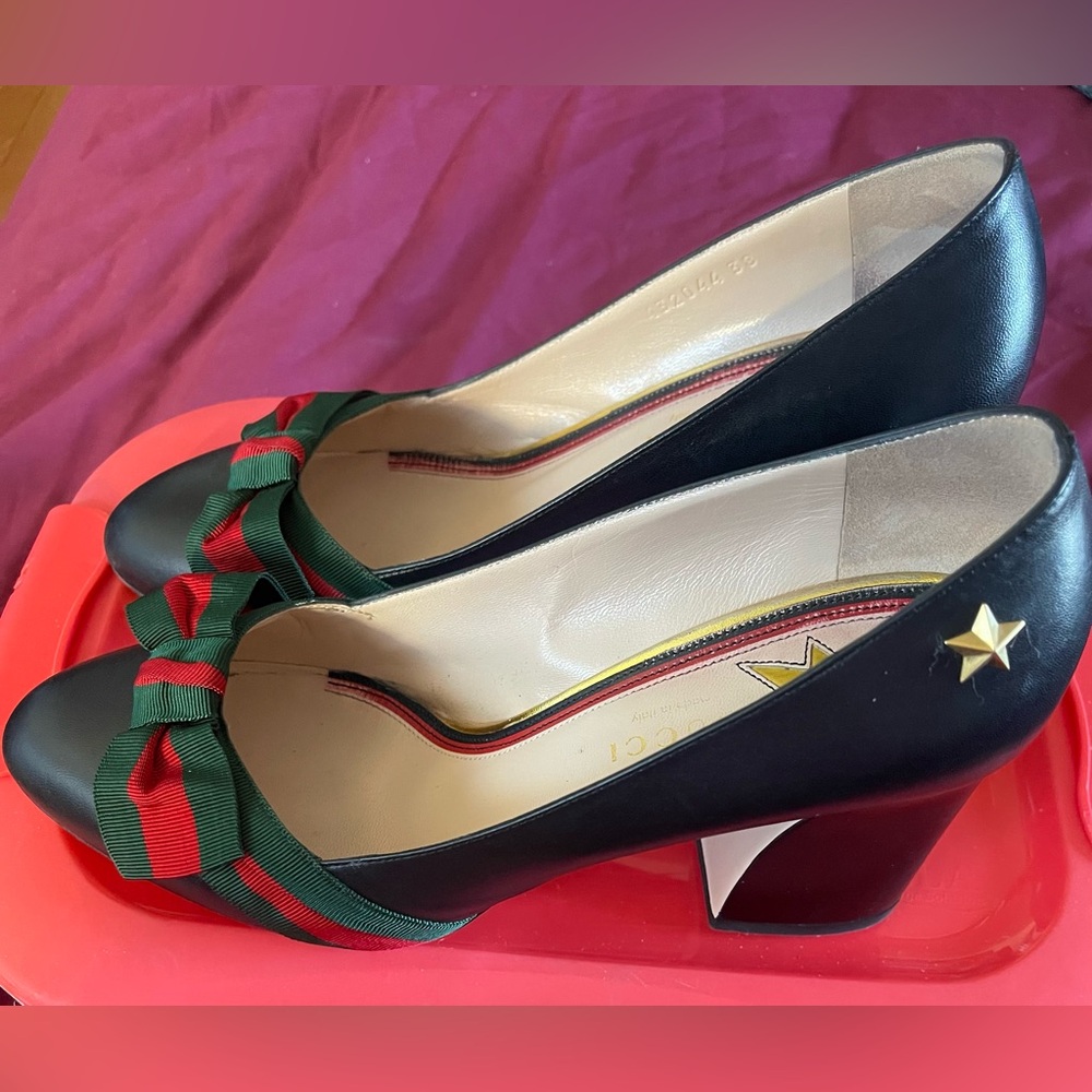 Authentic 🔥🔥🔥Gucci Women's Black and Red-Green Bow Heels - Picture 2 of 10
